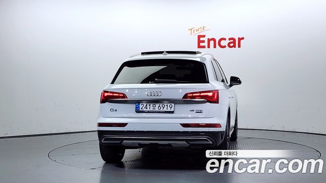 Audi Q5 2023 — photo 4
