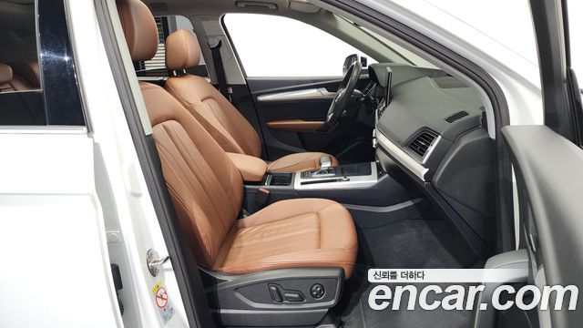 Audi Q5 2023 — photo 11
