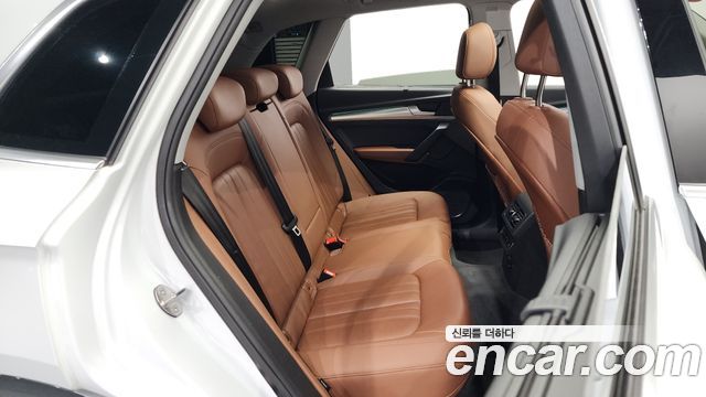 Audi Q5 2023 — photo 12