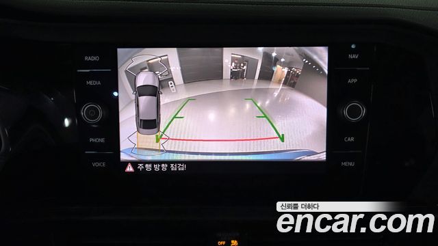Volkswagen Jetta 2021 — photo 16