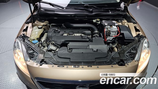 Volvo V40 2013 — photo 6