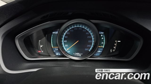 Volvo V40 2013 — photo 8