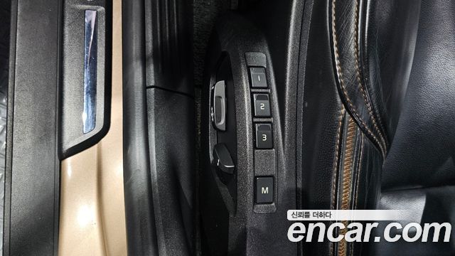Volvo V40 2013 — photo 17