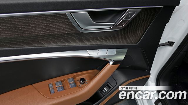 Audi A6 2022 — photo 11