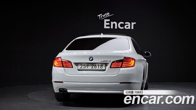 BMW 5-Series 2011 — photo 4