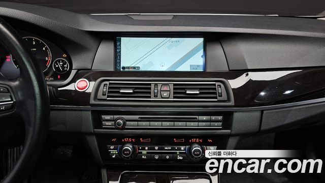 BMW 5-Series 2011 — photo 15