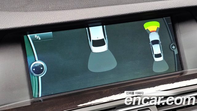 BMW 5-Series 2011 — photo 16