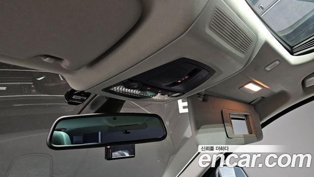 BMW 5-Series 2011 — photo 19