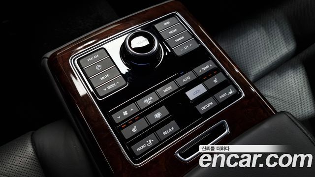 Hyundai Equus 2014 — photo 18