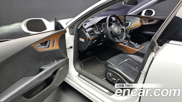 Audi A7 2016 — photo 11