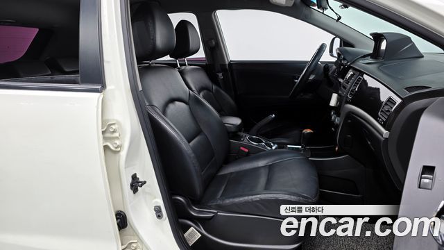 KG Mobility KORANDO 2011 — photo 11