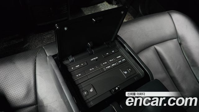 Kia OPIRUS 2011 — photo 19