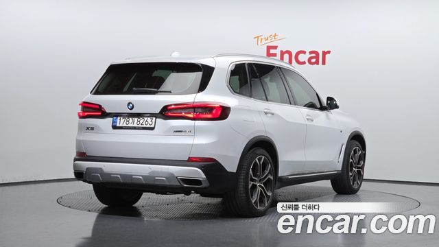 BMW X5 2022 — photo 2