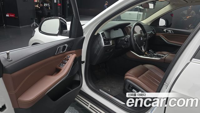 BMW X5 2022 — photo 11