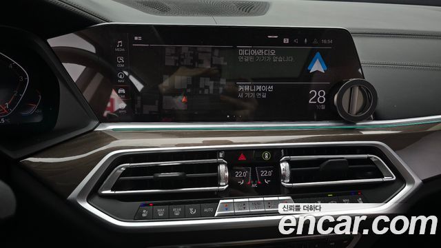 BMW X5 2022 — photo 16