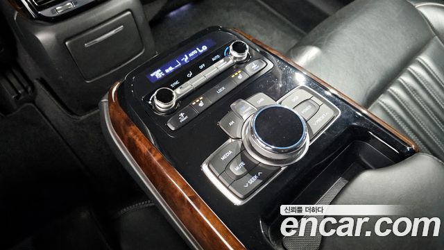 Genesis EQ900 2016 — photo 17