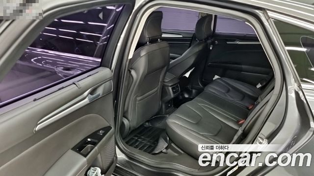 Ford Mondeo 2015 — photo 16