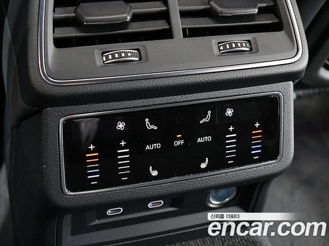 Audi S7 2023 — photo 12