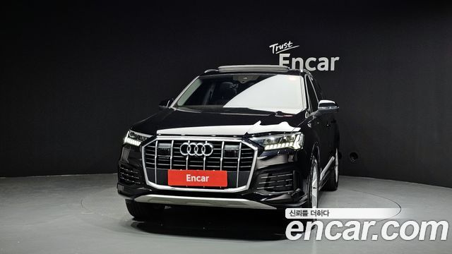 Audi Q7 2021 — photo 3