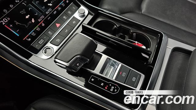 Audi Q7 2021 — photo 9