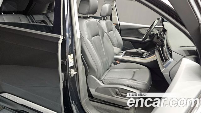 Audi Q7 2021 — photo 12