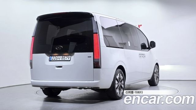 Hyundai Staria 2024 — photo 2