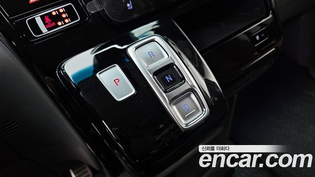 Hyundai Staria 2024 — photo 9