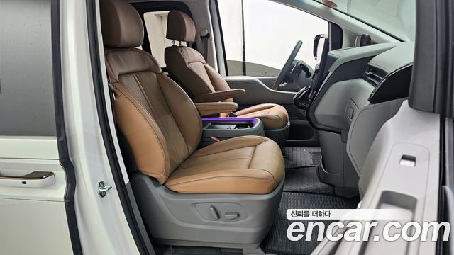 Hyundai Staria 2024 — photo 11