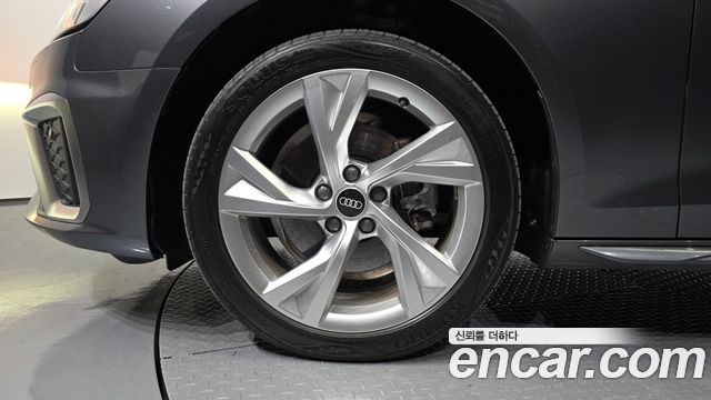 Audi A4 2021 — photo 5