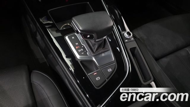 Audi A4 2021 — photo 9