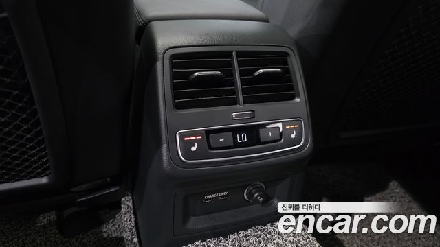 Audi A4 2021 — photo 18