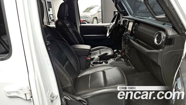 Jeep Wrangler 2022 — photo 10