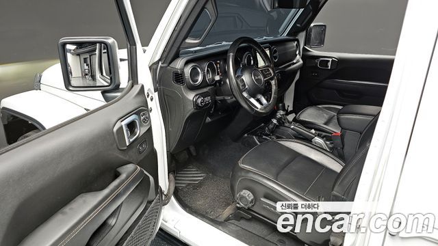 Jeep Wrangler 2022 — photo 12