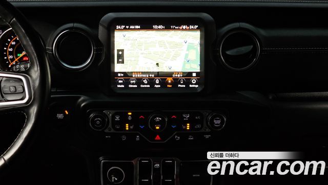 Jeep Wrangler 2022 — photo 14