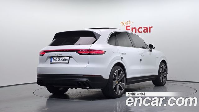 Porsche Cayenne 2020 — photo 2