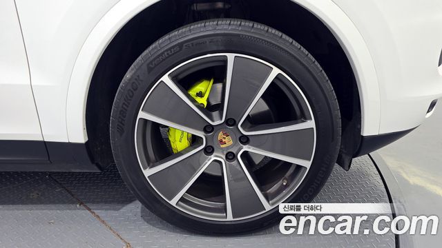 Porsche Cayenne 2020 — photo 5