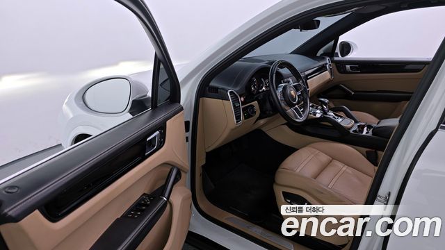 Porsche Cayenne 2020 — photo 9