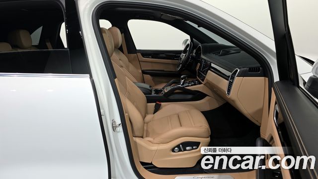 Porsche Cayenne 2020 — photo 11