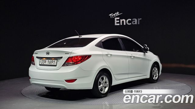 Hyundai Accent 2012 — photo 2