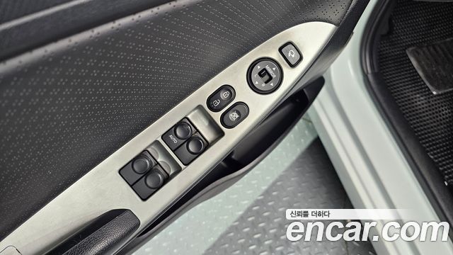 Hyundai Accent 2012 — photo 12