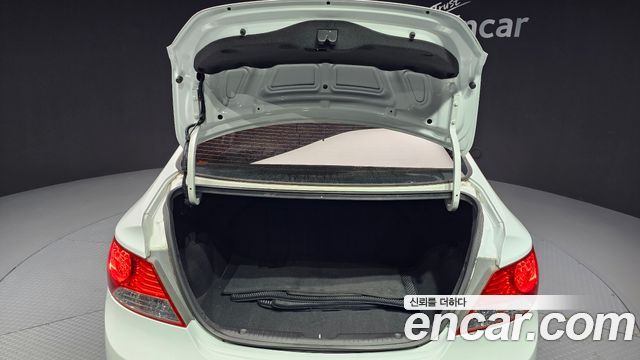 Hyundai Accent 2012 — photo 20