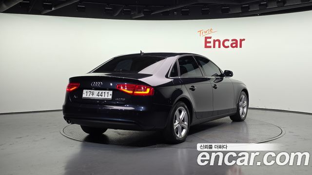 Audi A4 2015 — photo 2