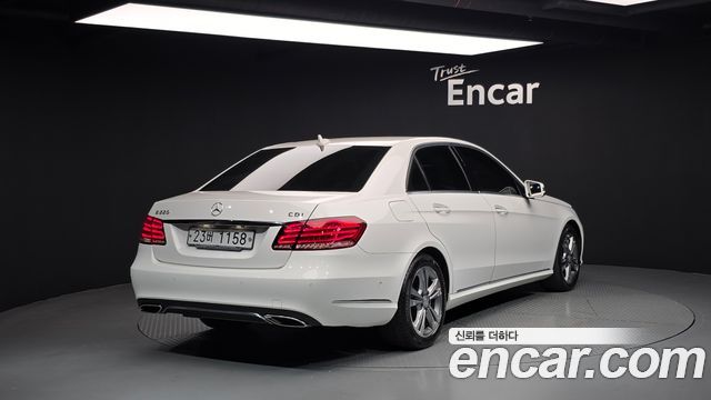 Mercedes-Benz E-Class 2014 — photo 2