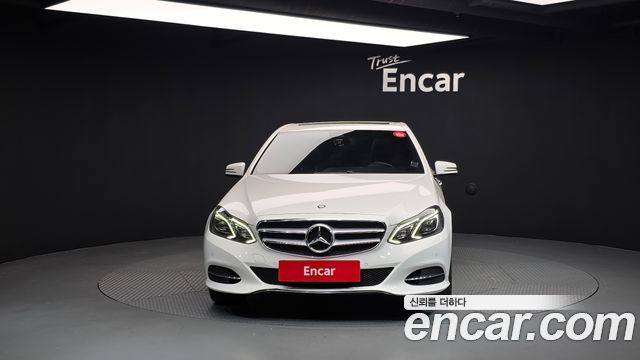 Mercedes-Benz E-Class 2014 — photo 3