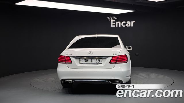 Mercedes-Benz E-Class 2014 — photo 4