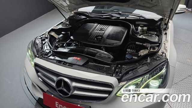 Mercedes-Benz E-Class 2014 — photo 6