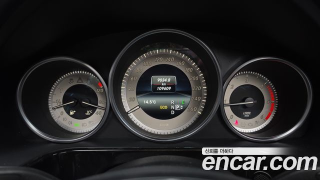 Mercedes-Benz E-Class 2014 — photo 8