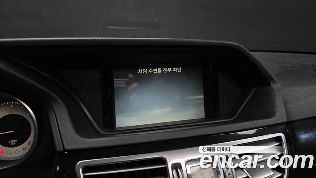 Mercedes-Benz E-Class 2014 — photo 15