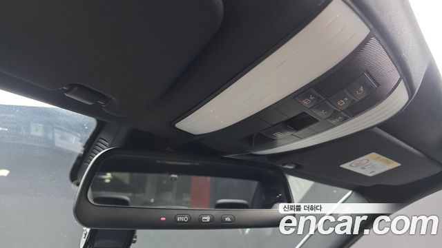 Mercedes-Benz E-Class 2014 — photo 19