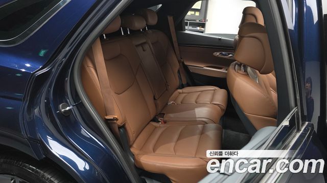 Genesis GV70 2021 — photo 12